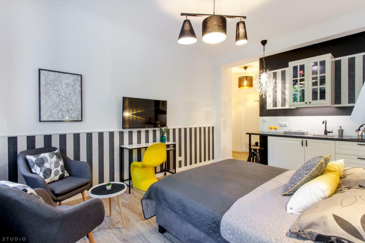 Clicktheflat The Warsaw Rising Museum Apartments מראה חיצוני תמונה
